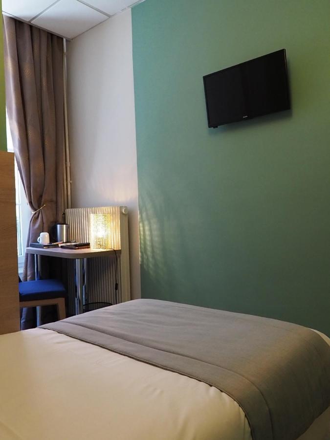 Hotel Du Dauphin Lyon Bagian luar foto