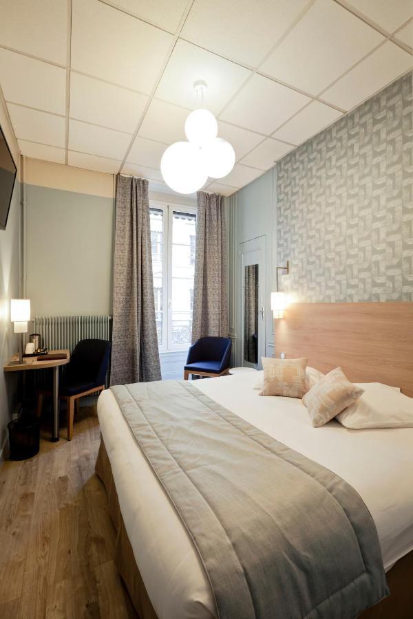 Hotel Du Dauphin Lyon Bagian luar foto