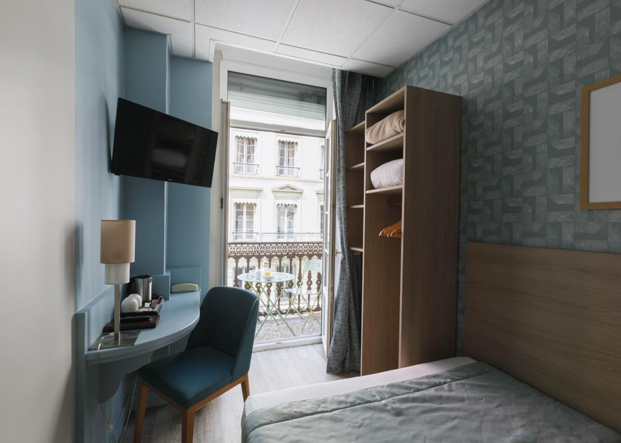 Hotel Du Dauphin Lyon Bagian luar foto