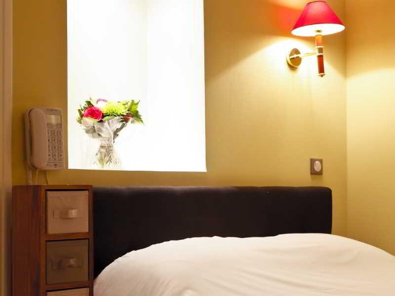 Hotel Du Dauphin Lyon Bagian luar foto