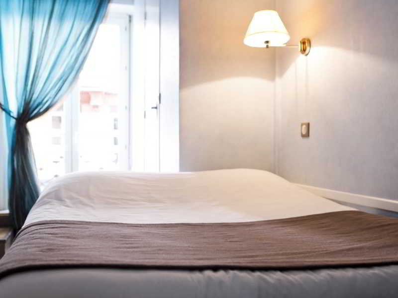 Hotel Du Dauphin Lyon Bagian luar foto