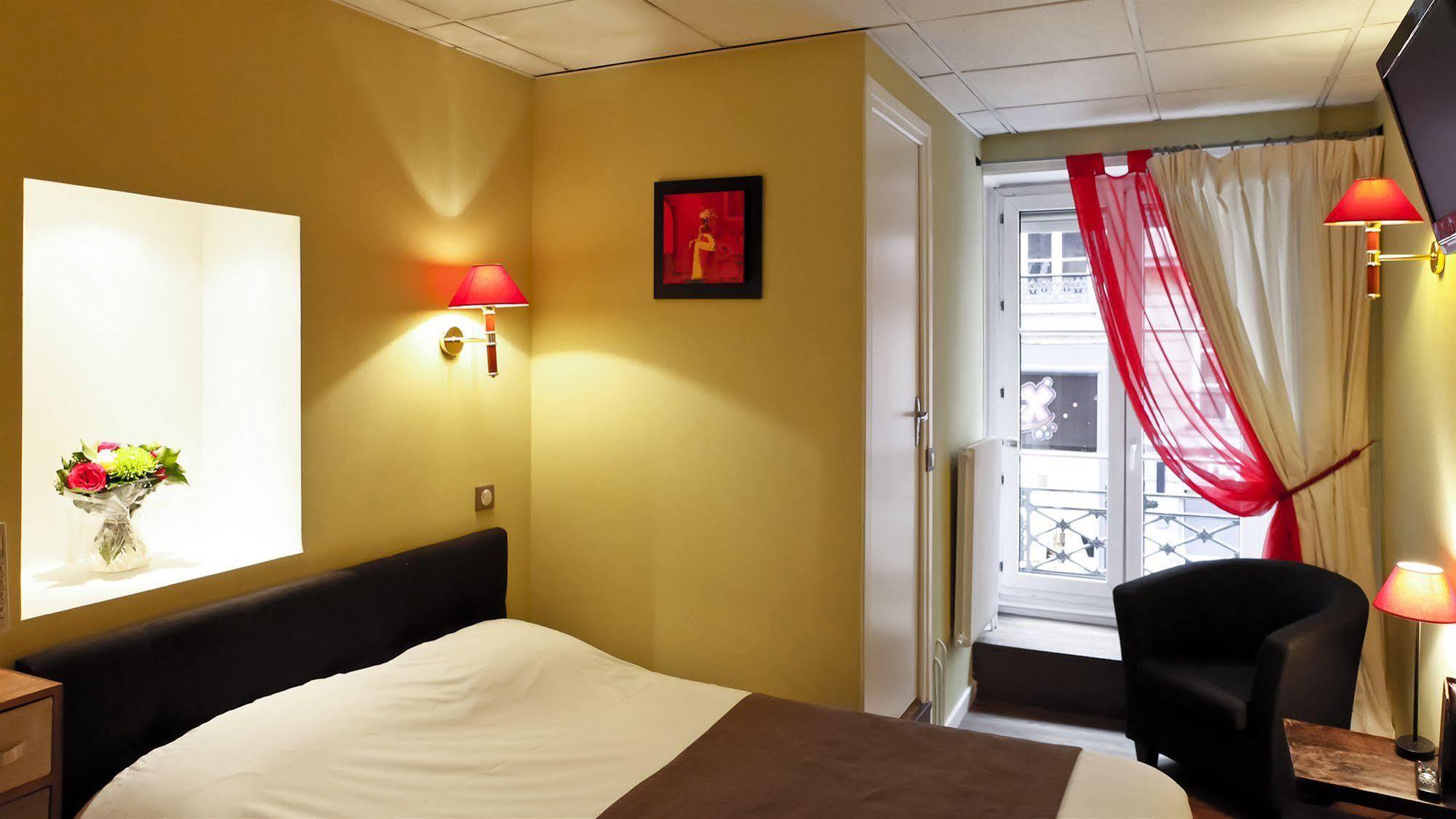 Hotel Du Dauphin Lyon Bagian luar foto