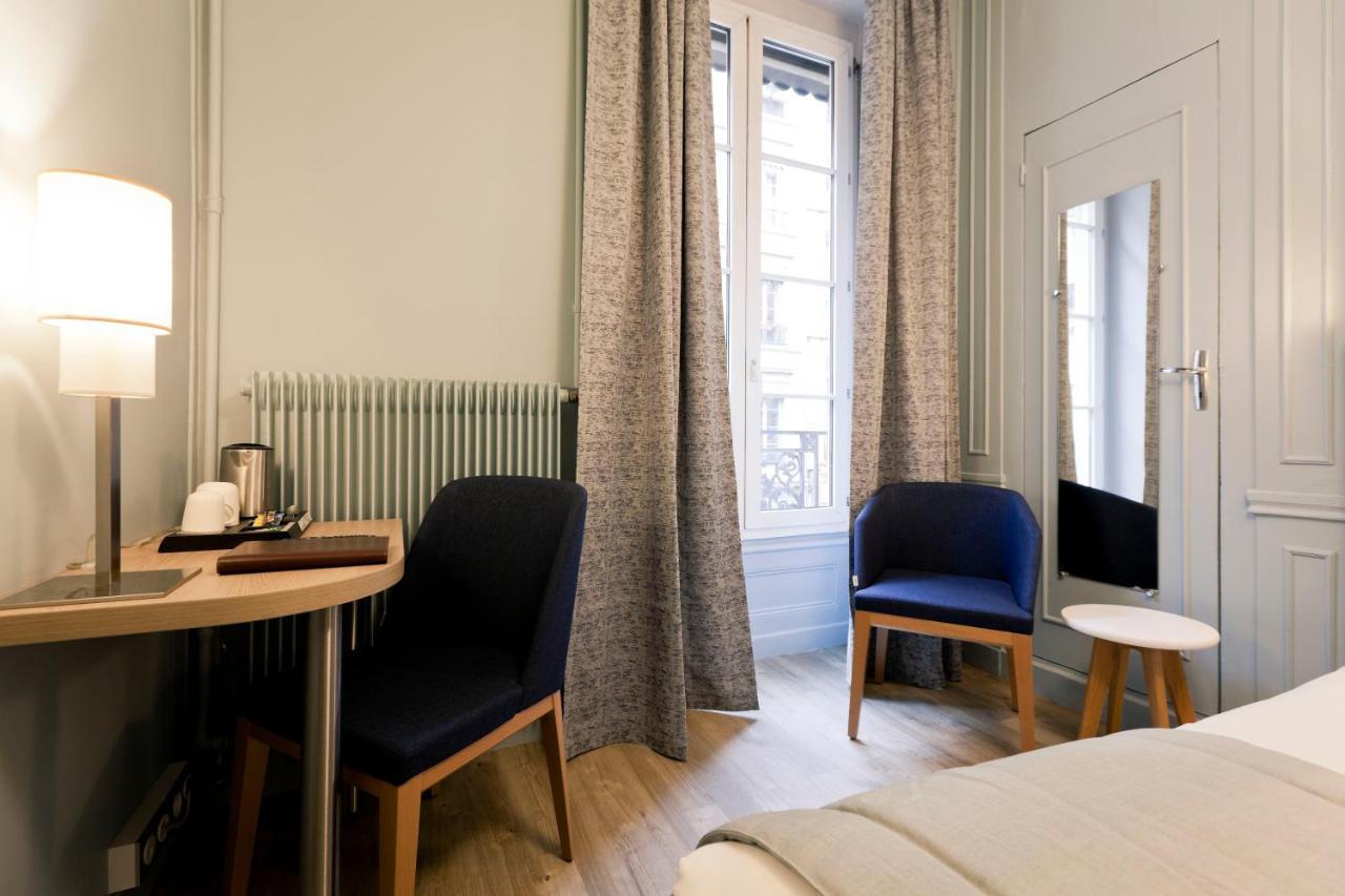 Hotel Du Dauphin Lyon Bagian luar foto