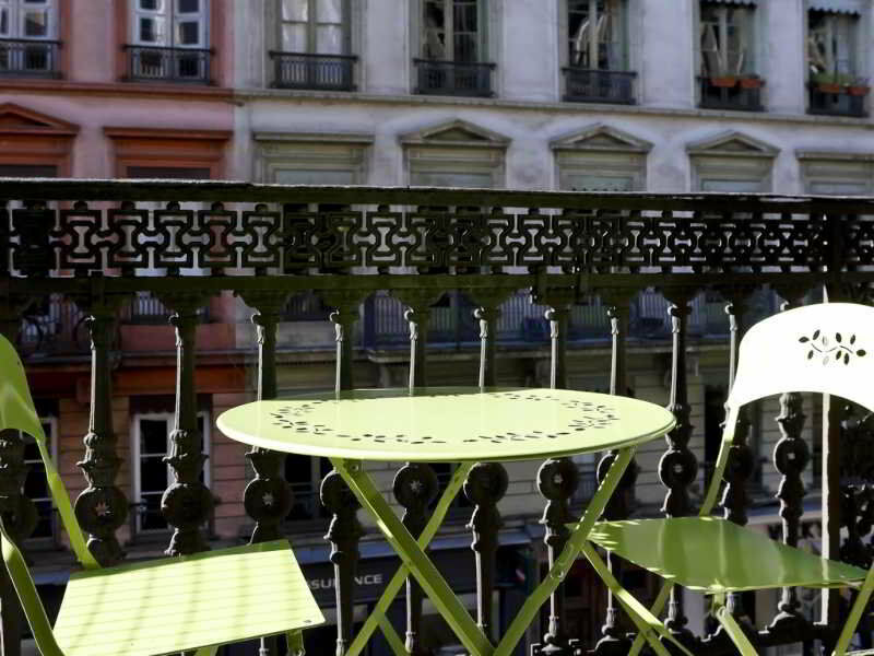 Hotel Du Dauphin Lyon Bagian luar foto